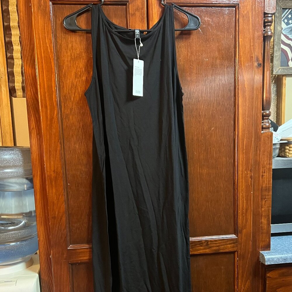 Womens Size Small Saks 5th Avenue made by Eileen Fisher black float dress